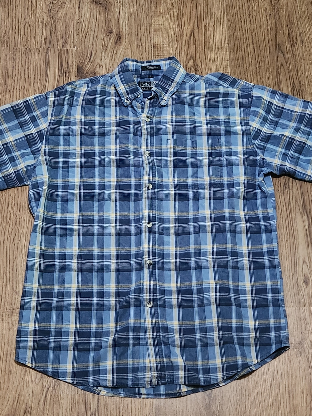 Men's Blue Plaid Short-Sleeve Button-Down Shirt